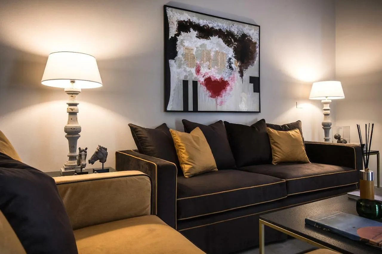 A&G Dimore Di Famiglia - Un Lusso Garbato Palermo Apartment